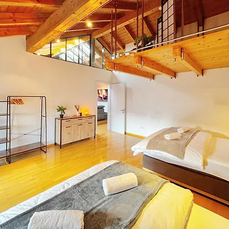 Goldpath Prime Loft - Marktplatz 아파트 *
