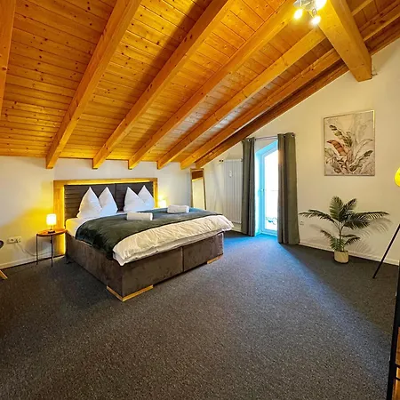 Goldpath Prime Loft - Marktplatz 아파트