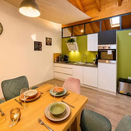 Goldpath Prime Loft - Marktplatz 아파트